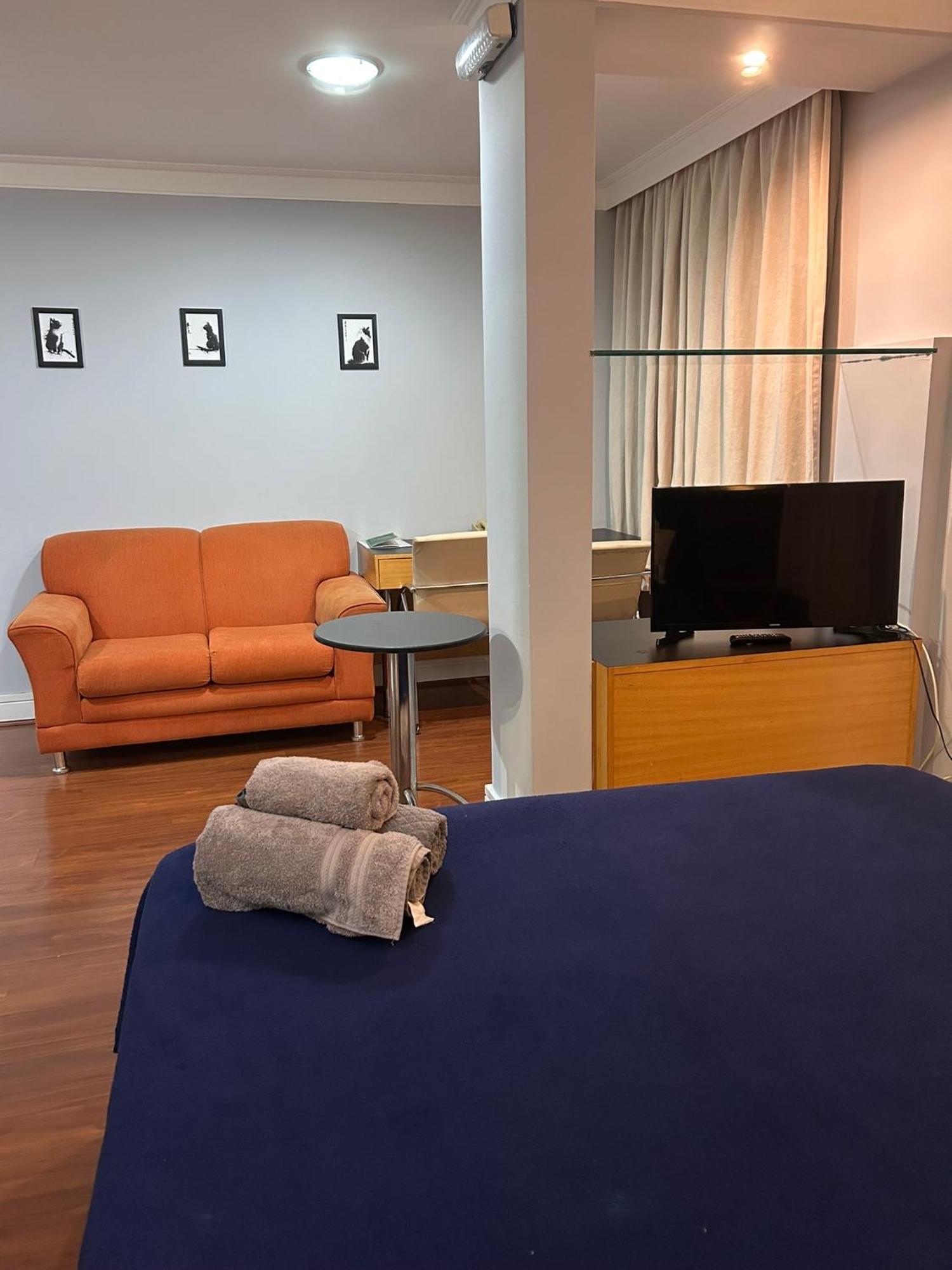 Hotel Alameda Santos H1208 *